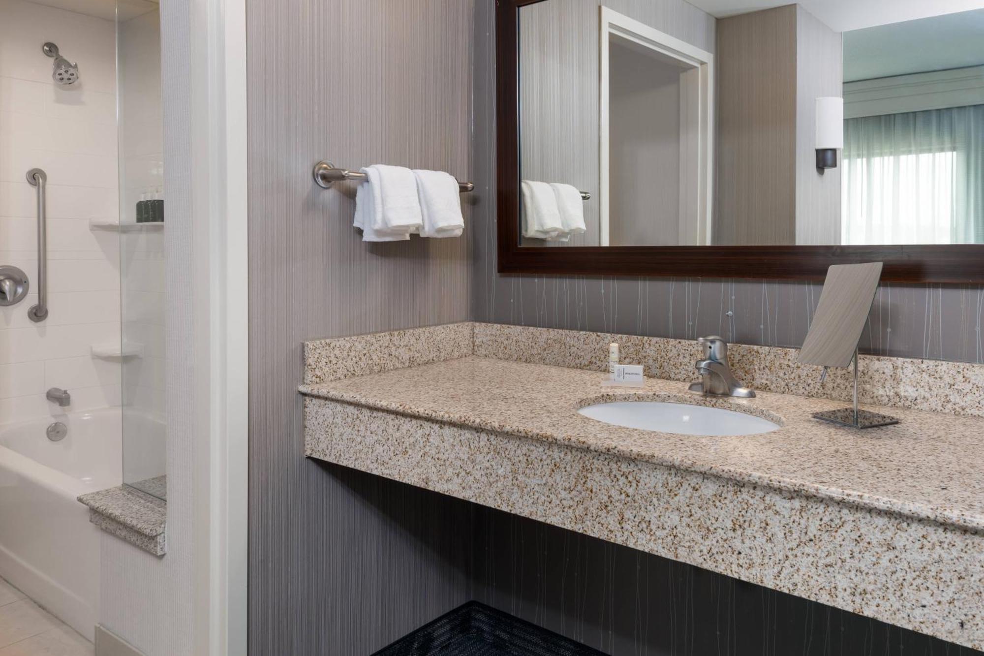 Courtyard By Marriott Buffalo Airport Cheektowaga Zewnętrze zdjęcie